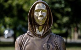 Bitcoin’in sır dolu sahibinin hesabına gizemli havale