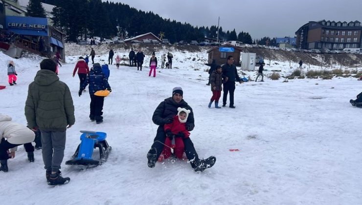 Kış turizmi merkezi ‘Beyaz cennet’te sömestr tatili cep yakıyor