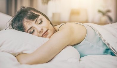 Profesör Weil’den mucize teknik: 4-7-8 yöntemi ile kolayca uykuya dalın