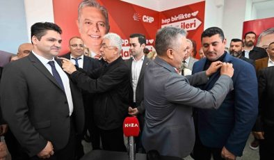 Muratpaşa’da 150 İYİ Parti üyesi törenle CHP’ye katıldı