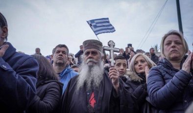 Yunanistan eşcinsel evliliği oylamaya hazırlanıyor, Ortodoks Kilisesi tepkili