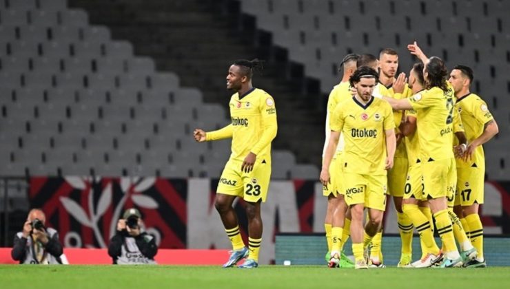 Fatih Karagümrük 9 kişi kaldı: Fenerbahçe ikinci yarıda geri döndü! Fatih Karagümrük 1-2 Fenerbahçe