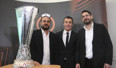 Galatasaraylı eski yıldızlar, 24 yıl sonra tekrar kupayla