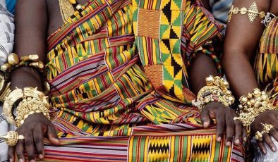 İngiltere, 150 yıl önce yağmalanan Asante mücevherlerini Gana’ya iade etti
