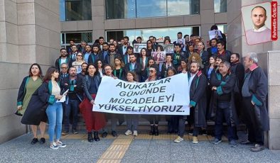 İstanbul’daki avukatlar, Çağlayan Adliyesi önünde bir araya geldi: ‘Kutlamıyor, mesleğimizi savunuyoruz’