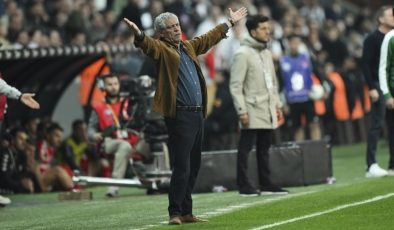 Spor yazarları Beşiktaş – Samsunspor maçını yorumladı: ‘Santos, Beşiktaş’ın DNA’sına uygun değildi’