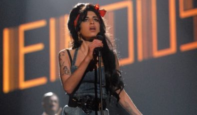 Amy Winehouse kendini anlatıyor