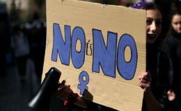 Avrupa Parlementosu kadına yönelik şiddet konusundaki ilk AB yasasını onayladı: Faillere ağır cezalar geliyor