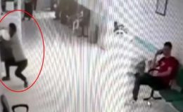Doktor bıçakla saldırıdan kapıyı kilitleyerek kurtuldu