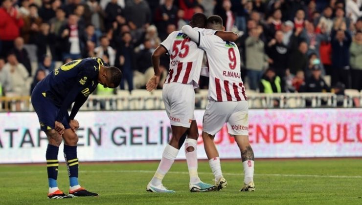 Puan farkı 4’e yükseldi: Fenerbahçe zirve yarışında yara aldı! Sivasspor 2-2 Fenerbahçe