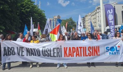 SOL Parti İstanbul’da sahaya indi: ‘Kahrolsun emperyalizm, yaşasın tam bağımsız Türkiye!’