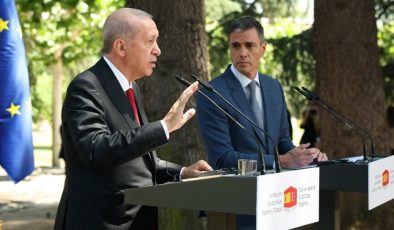 Erdoğan’ı sinirlendiren ‘Osman Kavala’ ve ‘Selahattin Demirtaş’ sorusu… İspanyol gazeteciyi azarladı: ‘Başını sallama’