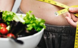 Ergenler ‘influencerlar’dan etkileniyor… ‘Popüler diyet akımları’ yeme bozukluğuna yol açabilir!