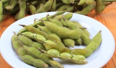 Taze fasulyeye benzeyen protein zengini besin: Edamame ve bilinmeyen faydaları…