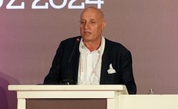 Ecmel Faik Sarıalioğlu, Mehmet Büyükekşi’ye seslendi: ‘Kaçma Başkan’