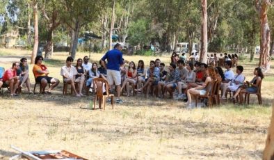 Genç ve usta tiyatrocular Selçuk’ta buluştu