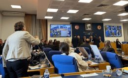 Son Dakika… Sokak hayvanlarının öldürülmesini öngören kanun teklifi görüşmeleri ertelendi