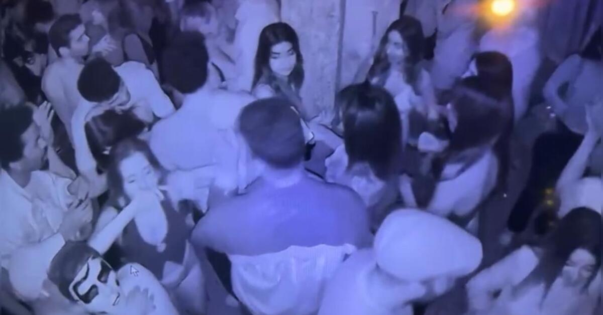 Taksim’de ‘Cadılar Bayramı’ partisine gelen gençlere şok: Suç makinesi çiftin hedefi oldular