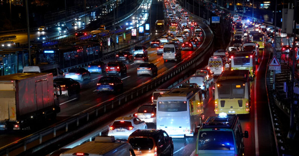İstanbul’da erken saatlerde yoğun trafik
