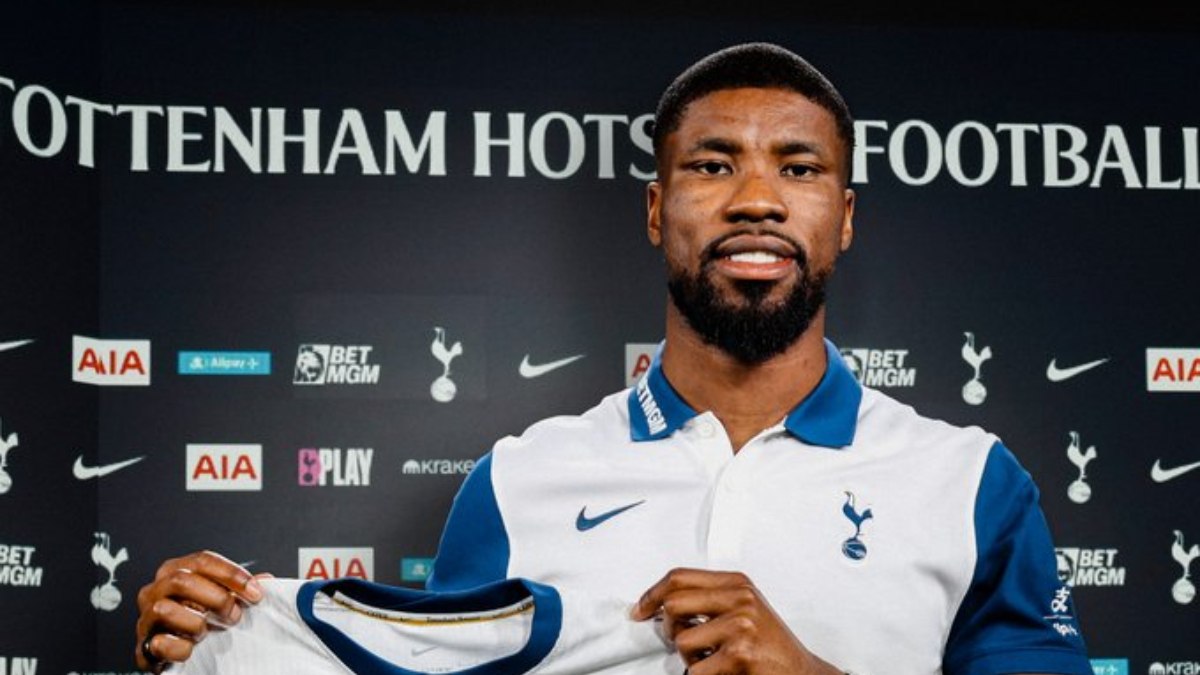 Fenerbahçe ve Galatasaray’ın istediği Kevin Danso, Tottenham’a transfer oldu