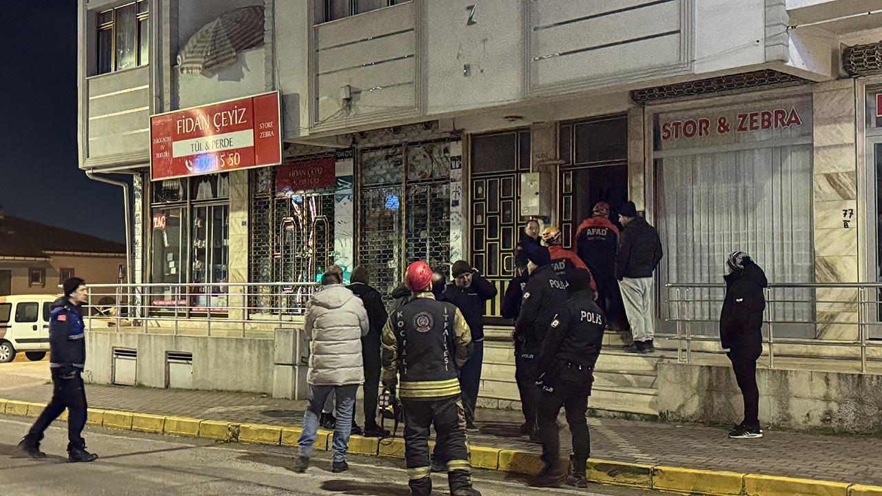 Kocaeli’de 5 katlı bina tahliye edildi, yol kapandı