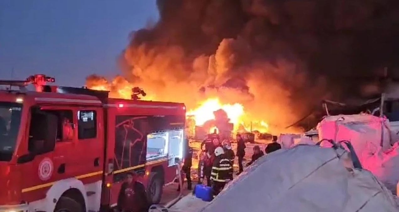 Şanlıurfa’da geri dönüşüm tesisinde çıkan yangın söndürüldü